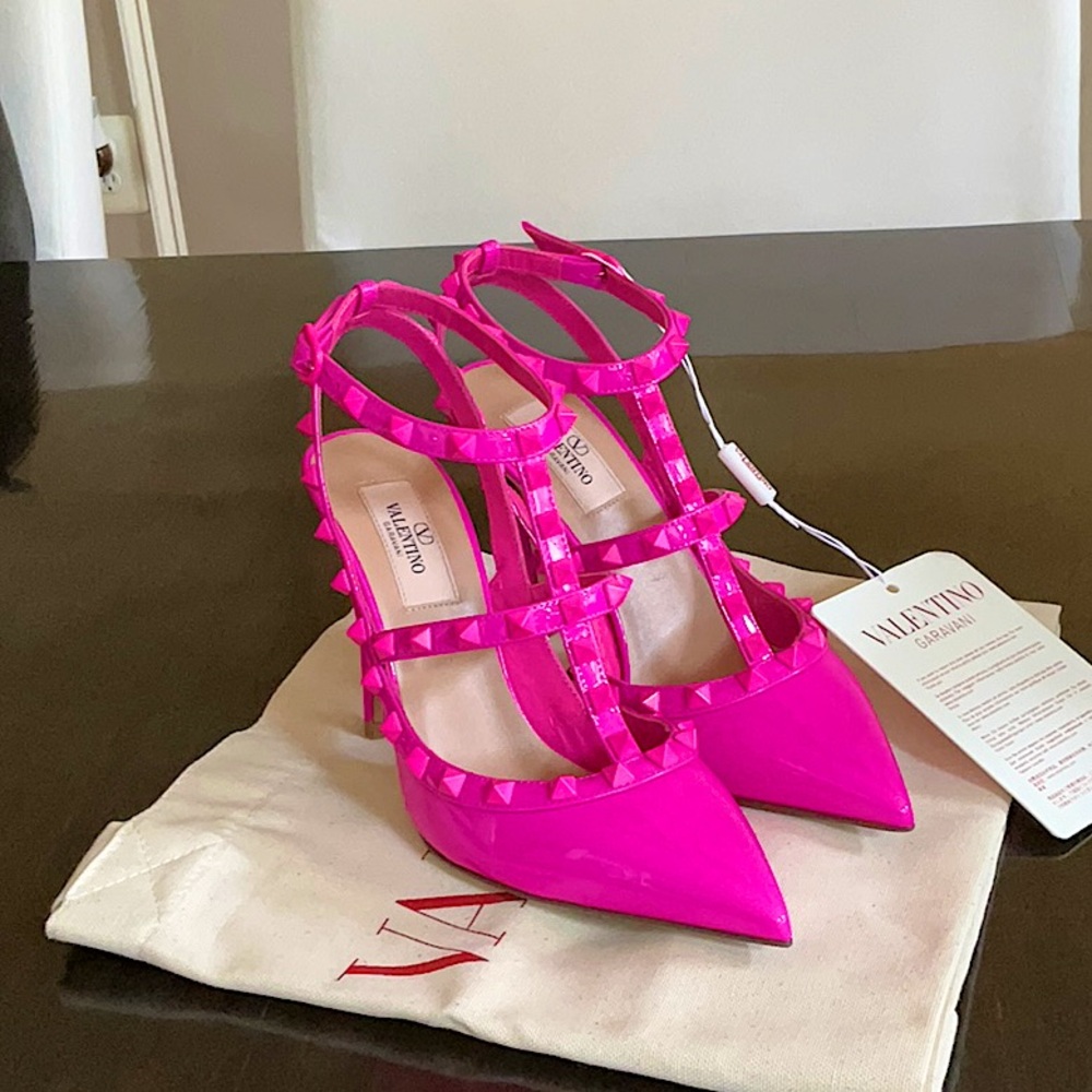 Valentino Garavani Rockstud Ankle Strap Patent-Leather Pump | Tonal Studs | 38EU